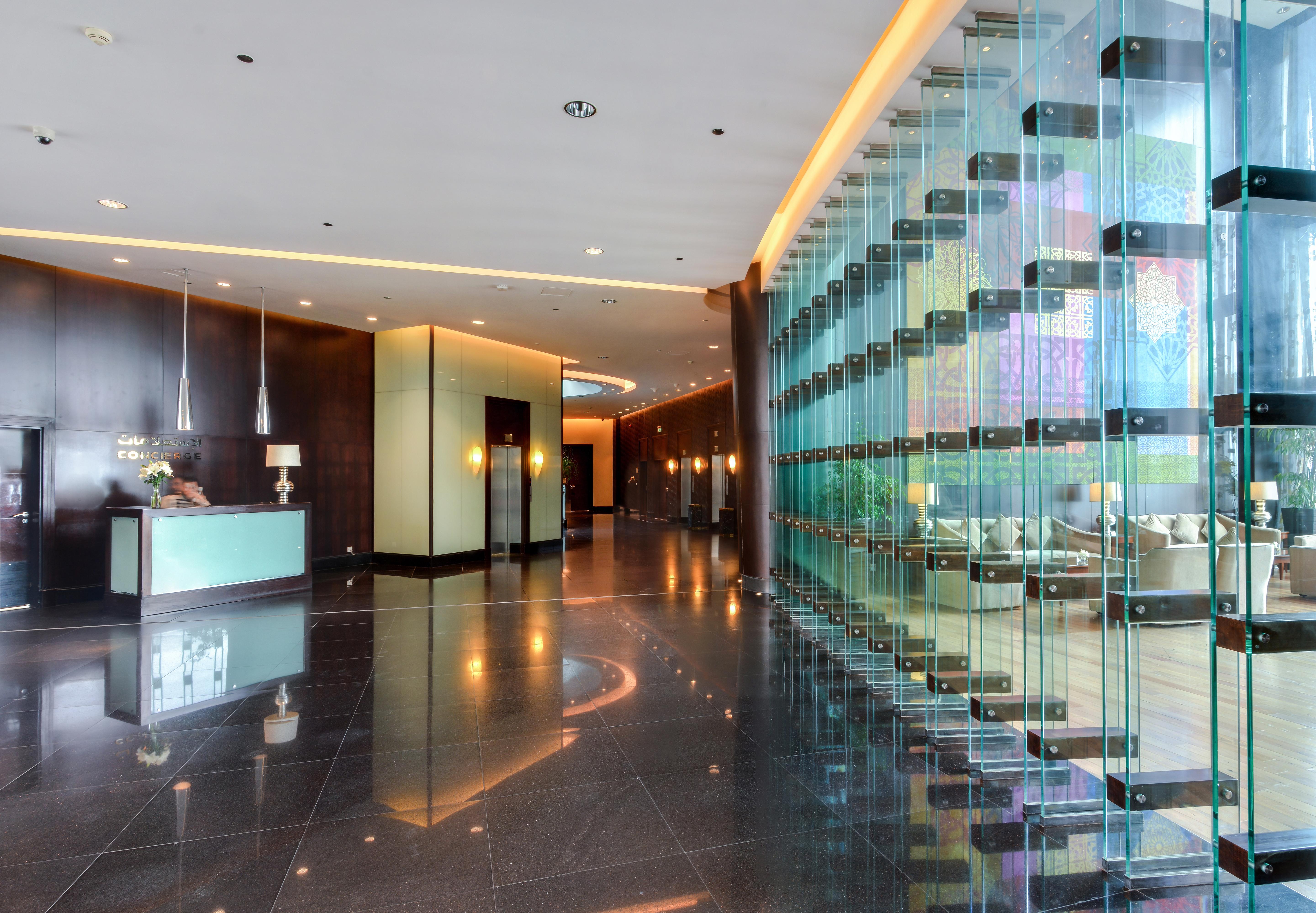 소피텔 알 코바 더 코르니쉬 알크호바르 외부 사진 The lobby of the Ritz-Carlton, DIFC