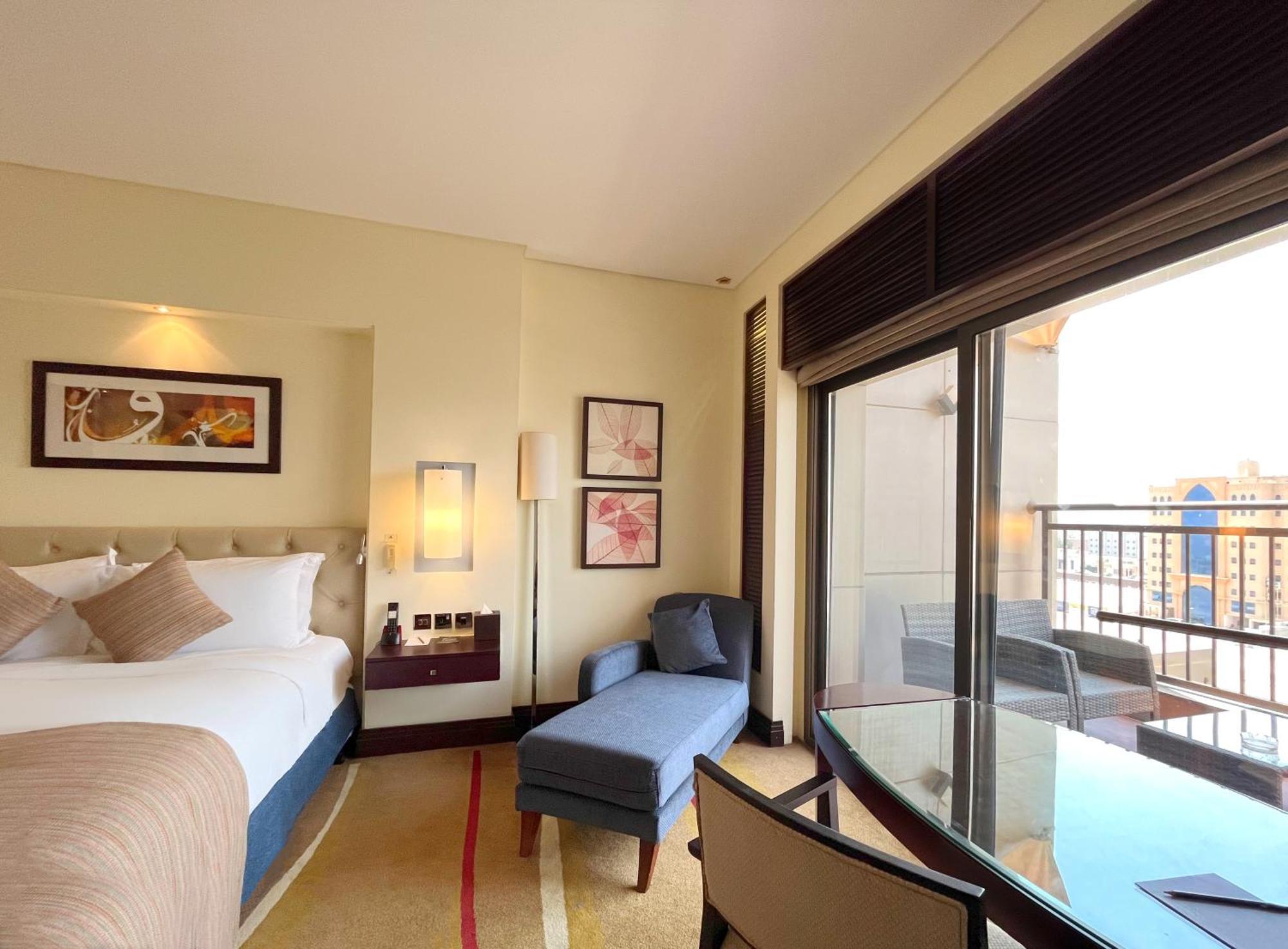 소피텔 알 코바 더 코르니쉬 알크호바르 외부 사진 A room at the Taj Bengal